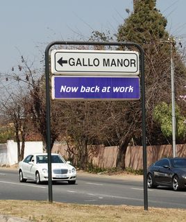 Gallomanor Sign